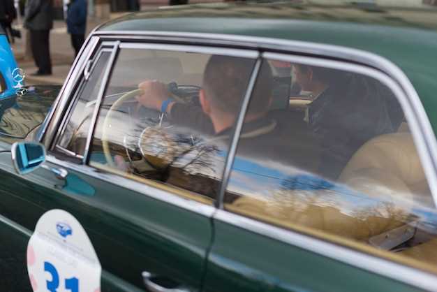 How to Find Classic Car Events Looking for Volunteers